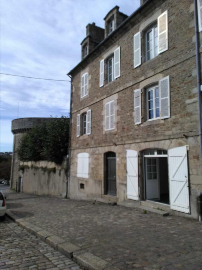 Gate House Lodge Dinan Exteriör bild