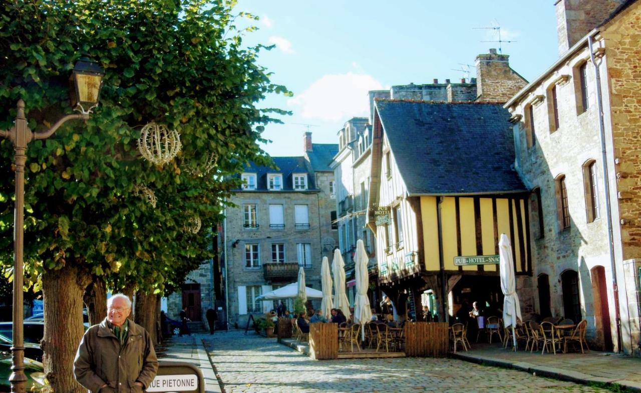 Gate House Lodge Dinan Exteriör bild