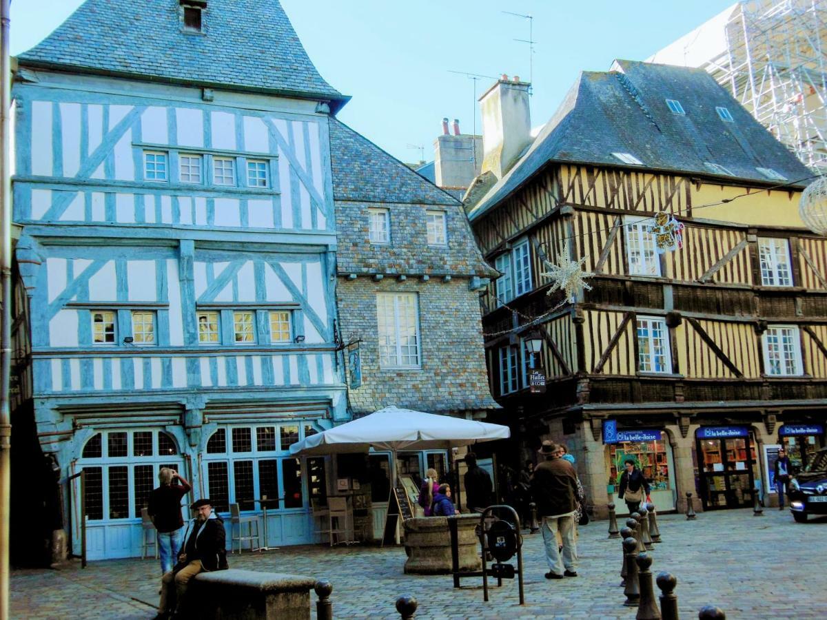 Gate House Lodge Dinan Exteriör bild
